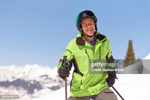 male amputee disabled skier - skier portrait stock pictures, royalty-free photos & images