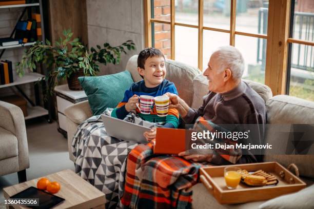 old people care - tea family stock pictures, royalty-free photos & images