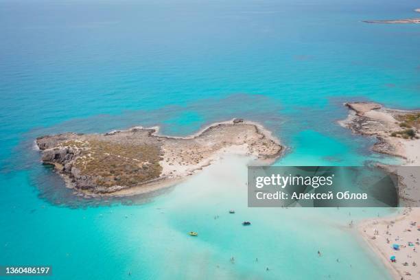 aerial view of the most famous beaches in cyprus - nissi beach. white sand beach with azure waters. beautiful beach and panoramic views of cyprus - republic of cyprus fotografías e imágenes de stock