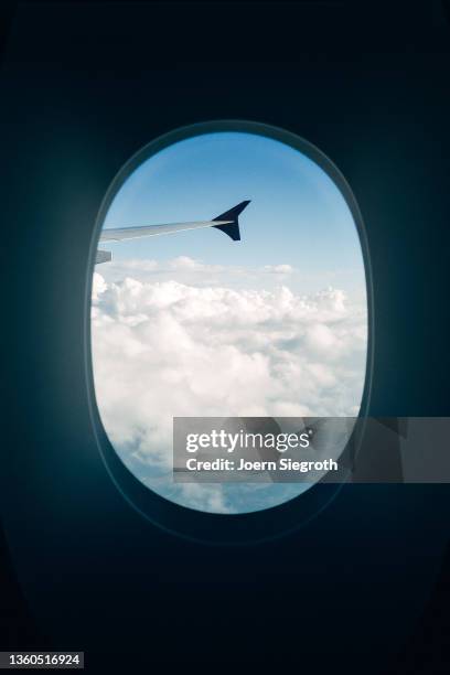 Airplane Window Frames Photos and Premium High Res Pictures - Getty Images