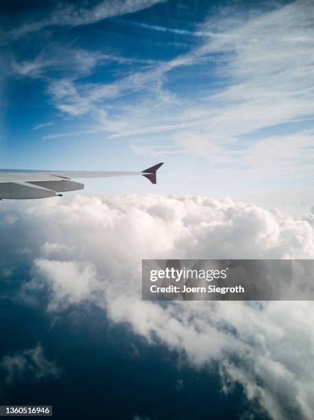airplane window view from passenger point of view - wings circle stock pictures, royalty-free photos & images