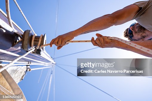 286 Man Pulling Rope And A Ship Stock Photos, High-Res Pictures