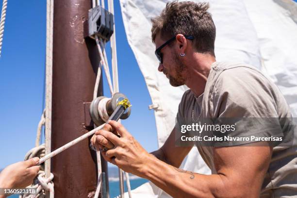 Cranking Rope Crank Photos and Premium High Res Pictures - Getty Images