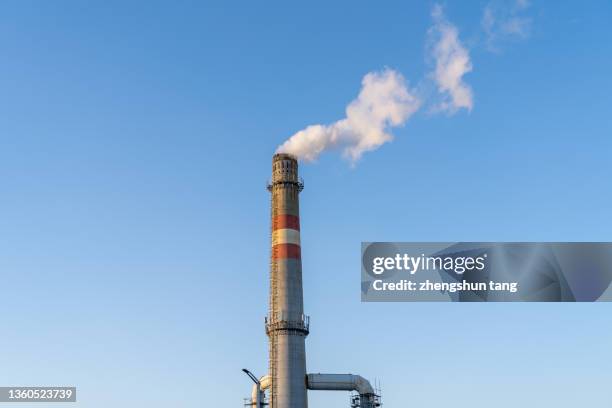 petrochemical plant - smoke stack stock pictures, royalty-free photos & images