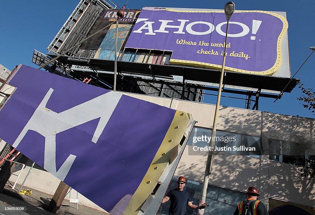 San Francisco Landmark Yahoo Billboard Comes Down