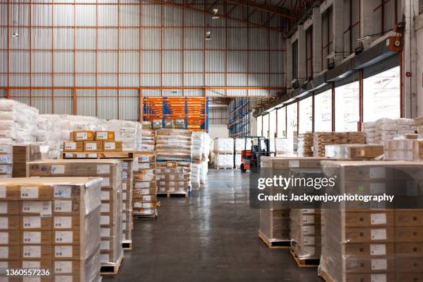 warehouse - chonburi province stock photos et images de collection