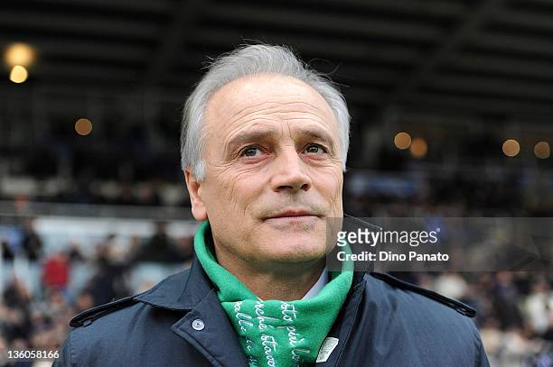 Head coach of Parma Franco Colomba looks on during the Serie A match between Parma FC and US Lecce at Stadio Ennio Tardini on December 18, 2011 in...
