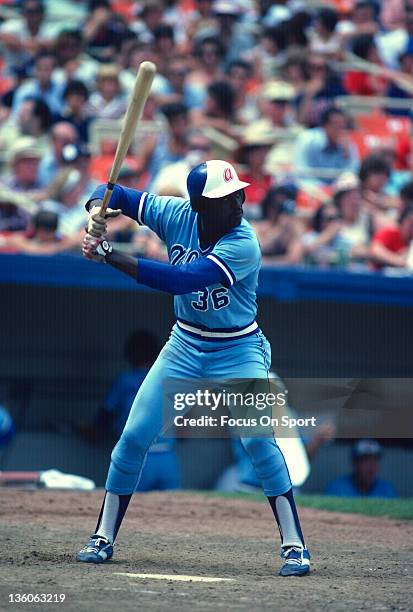 Gary Matthews of the Atlanta Braves bats against the New York Mets during an Major League Baseball game circa 1980 at Shea Stadium in the Queens...