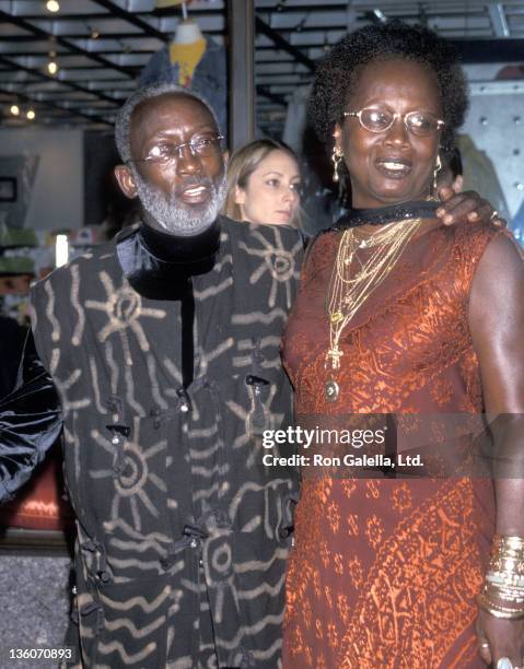 Actor Garrett Morris and wife Freda Morris attend the "Saturday Night Live" 25th Anniversary Celebration on September 26, 1999 at NBC Studios in New...