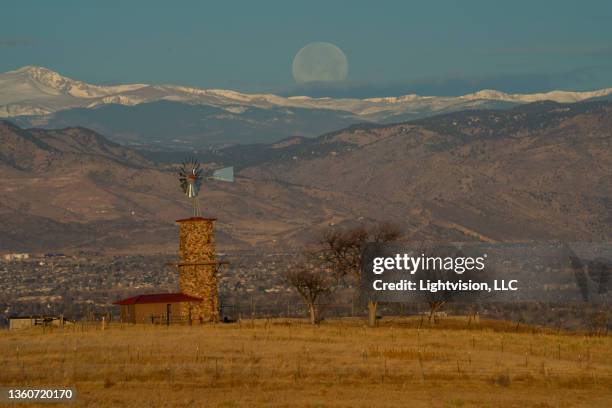 beautiful sunrise in castle rock, colorado - castle rock colorado stock pictures, royalty-free photos & images