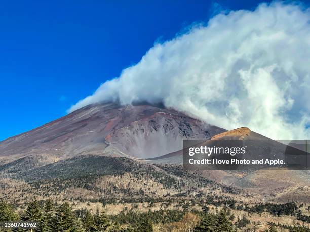 fuji without snow even in december - 裾野市 stock pictures, royalty-free photos & images