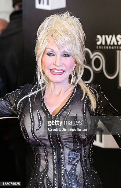 Singer Dolly Parton attends 2011 VH1 Divas Celebrates Soul at the Hammerstein Ballroom on December 18, 2011 in New York City.