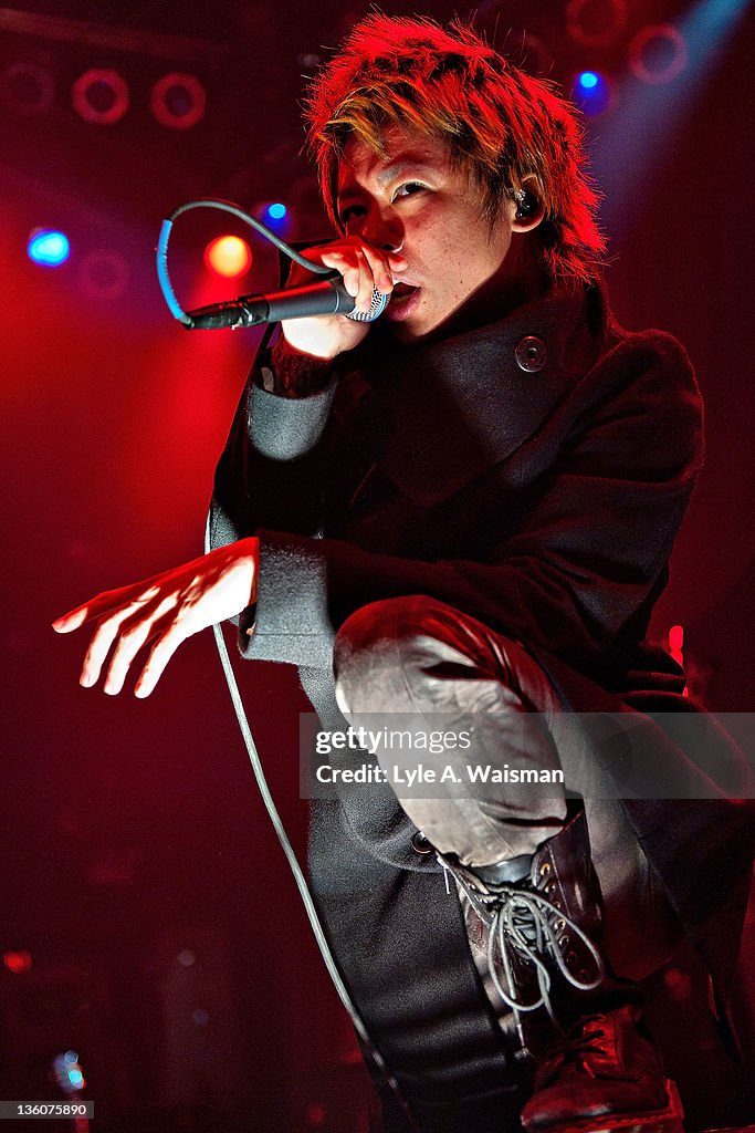 Lead Singer Kyo Of The Japanese Metal Band Dir En Grey Performs News Photo Getty Images Lead Singer Kyo Of The Japanese Metal Band Dir En Grey Performs News Photo Getty Images