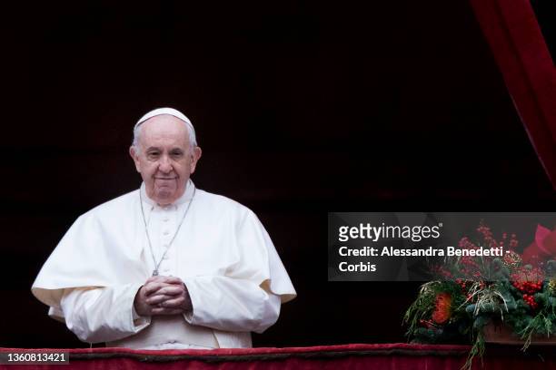 Pope Francis delivers his Urbi et Orbi Message to the World from the Loggia of St. Peter's Basilica, on December 25, 2021 in Vatican City, Vatican....