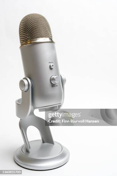 usb podcast microphone with base. isolated aganst white backcground - finn bjurvoll stock pictures, royalty-free photos & images