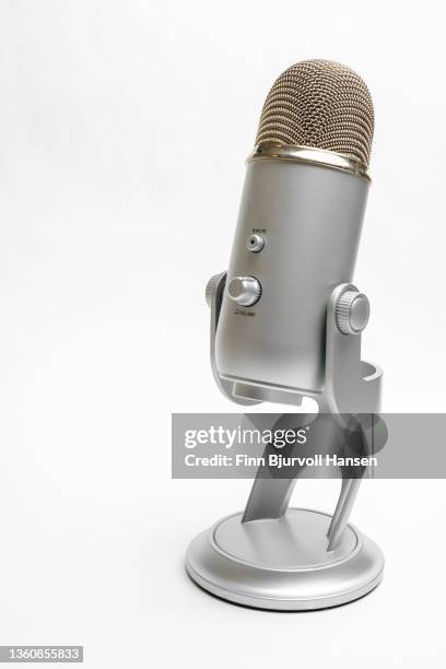 usb podcast microphone with base. isolated aganst white backcground - finn bjurvoll stock pictures, royalty-free photos & images