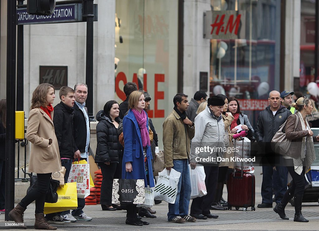 Consumers In The Christmas Retail Rush