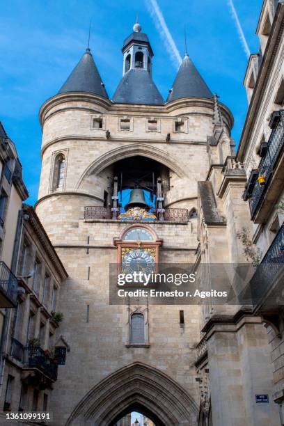 grosse cloche, bell tower on one of the bordeaux medieval gates - bell tower tower stock-fotos und bilder