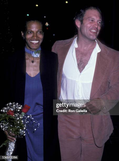 Actor Max Gail and wife Willie Beir attend the wrap party for "Barney Miller" on April 26, 1982 at Chasen's Restaurant in Beverly Hills, California.