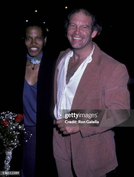 Actor Max Gail and wife Willie Beir attend the wrap party for "Barney Miller" on April 26, 1982 at Chasen's Restaurant in Beverly Hills, California.