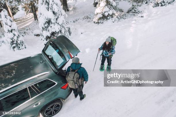 are we ready to go? - car in winter stock pictures, royalty-free photos & images