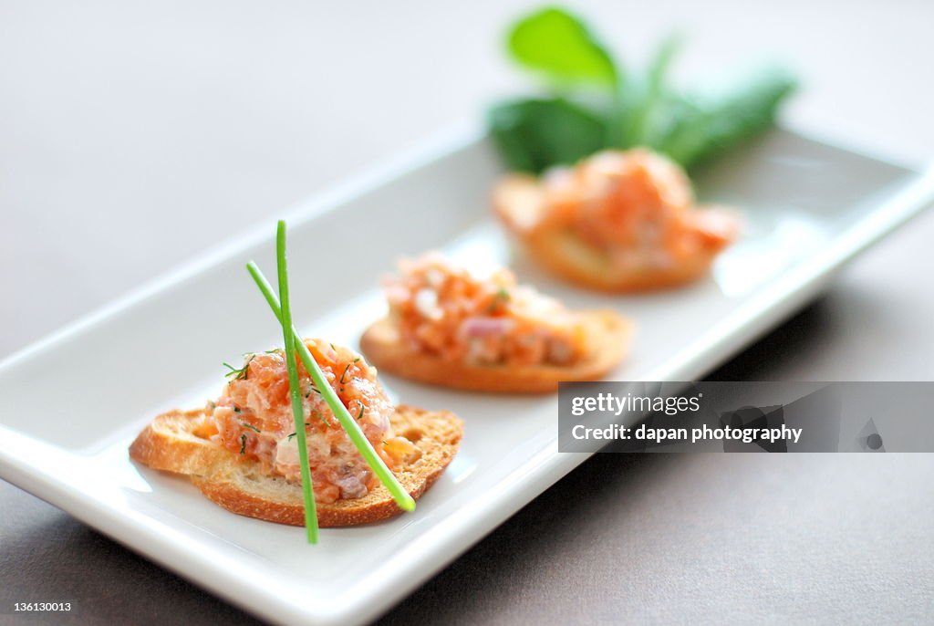 Smoked salmon tartar