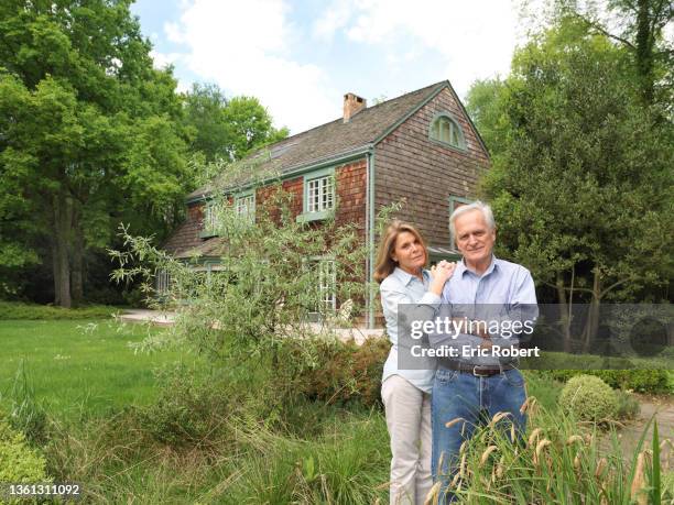 Philippe Labro, journaliste et écrivain français aux côtés de sa femme Françoise Coulon à leur domicile