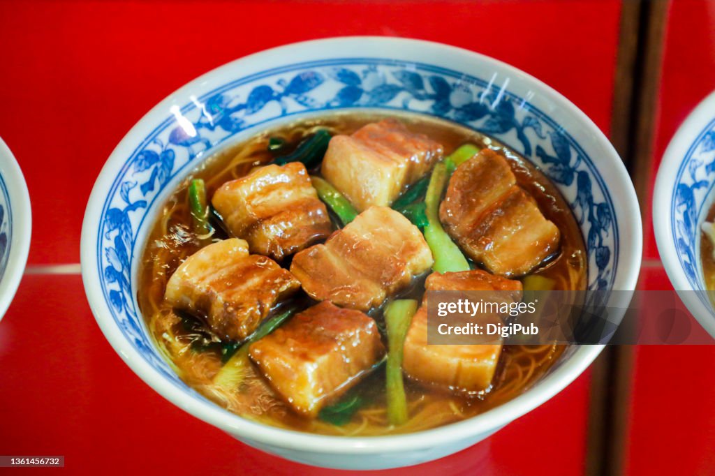 Chinese noodles with braised porkbelly, food model