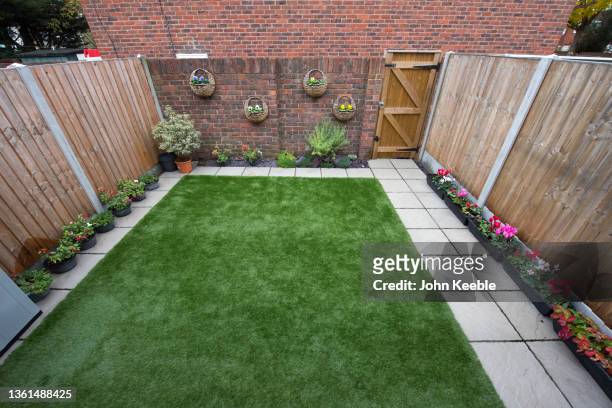 property exterior garden - garden fence stock pictures, royalty-free photos & images