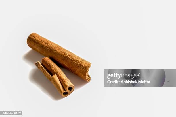 cinnamon 3 - cinnamon stock pictures, royalty-free photos & images