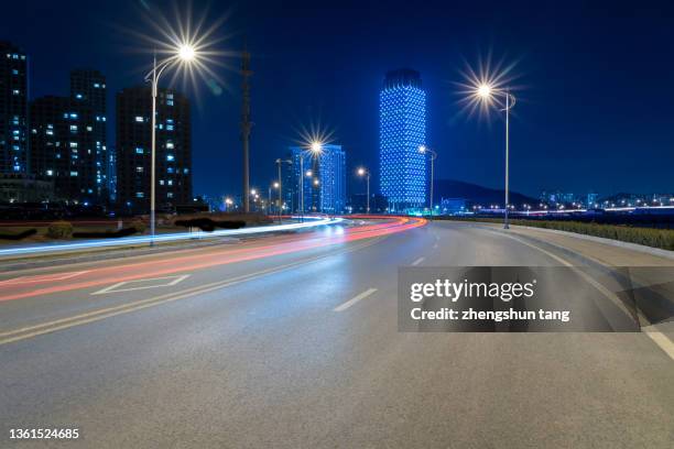 Bridge Lanes Merge Photos and Premium High Res Pictures - Getty Images