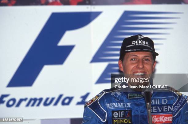 Portrait du pilote de formule 1 Michael Schumacher lors du Grand Prix de formule 1 du Pacifique à Aida, le 20 octobre 1995.