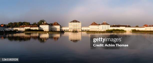 nymphenburg castle, munich, bavaria, germany, europe - stimmungsvolle umgebung imagens e fotografias de stock