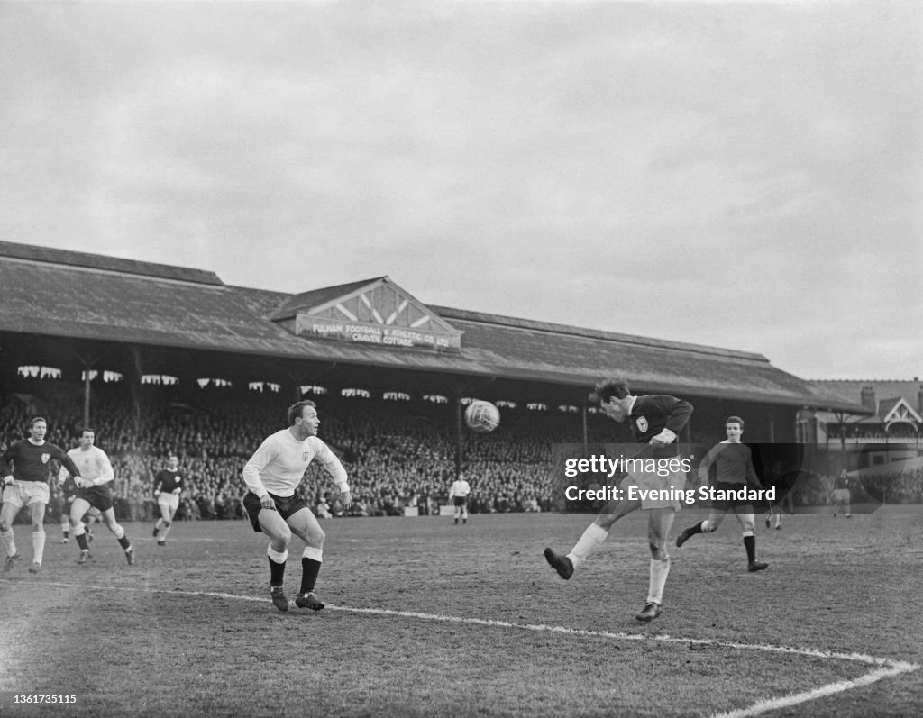 English Division 1 - Fulham V Tottenham Hotspur
