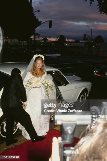 New Zealand model Rachel Hunter arrives for her wedding ceremony at the Beverly Hills Presbyterian Church in Beverly Hills, California, 15th December...
