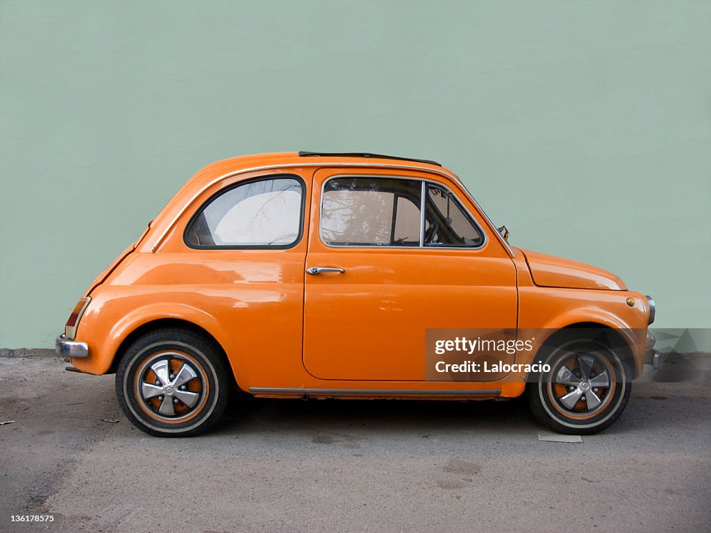 Fiat 500 Orange.
