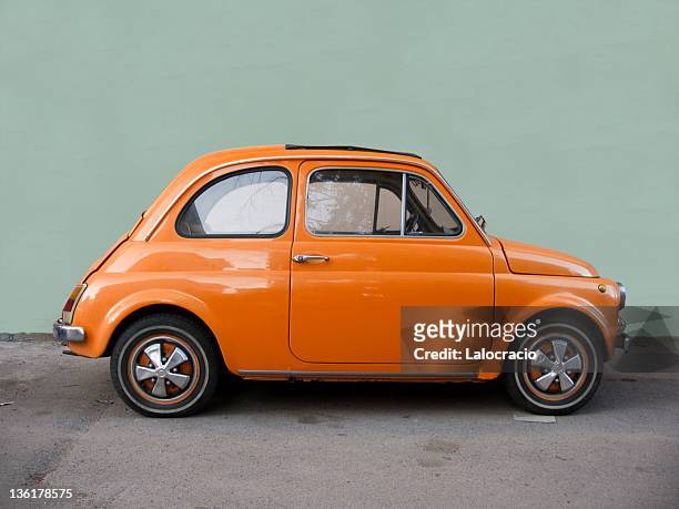 fiat 500 orange. - vintage car bildbanksfoton och bilder
