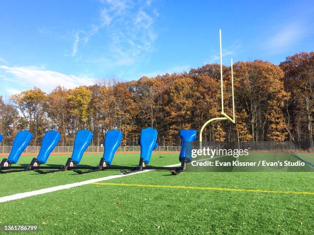 football - high school football tackle stock pictures, royalty-free photos & images