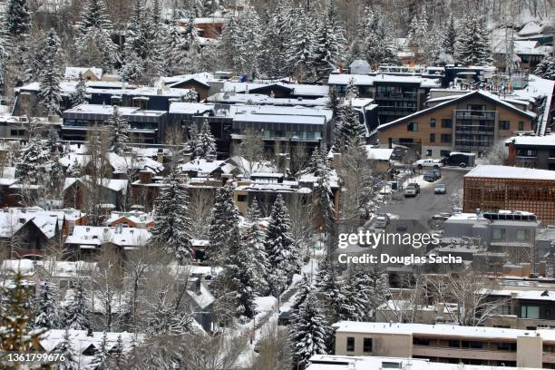 colorado's aspen city skyline - colorado skyline stock pictures, royalty-free photos & images