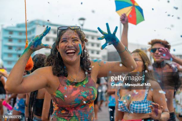 carnival in brazil - female body painting 個照片及圖片檔