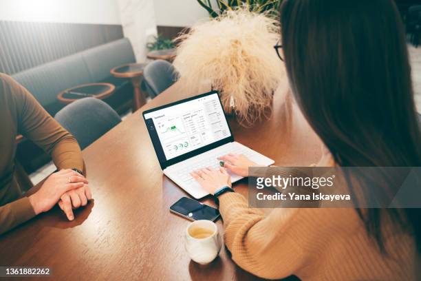 young investors working together in a modern office - skill stock photos et images de collection