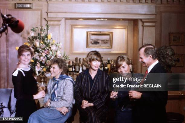 Mariel et Margaux Hemingway participent à la remise du Prix Hemingway, le 29 mars 1985.