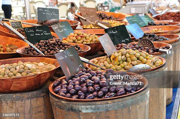 restaurant olives - marché provence photos et images de collection