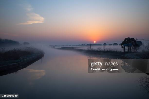 sunrise in winter morning in suzhou country side - suzhou china fotografías e imágenes de stock