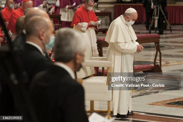 Vatican Mask 2,018 Pope Mask Stock Photos, High-Res Pictures, and Images - Getty Images