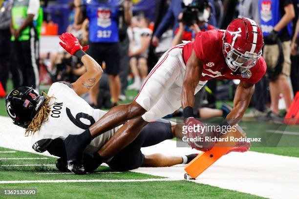 Ja'Corey Brooks of the Alabama Crimson Tide scores a touchdown against the Cincinnati Bearcats during the second quarter in the Goodyear Cotton Bowl...