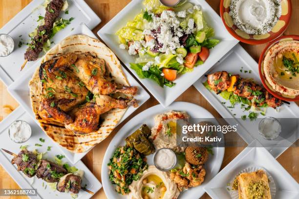 vari piatti libanesi - vista dall'alto - cucina del medio oriente foto e immagini stock