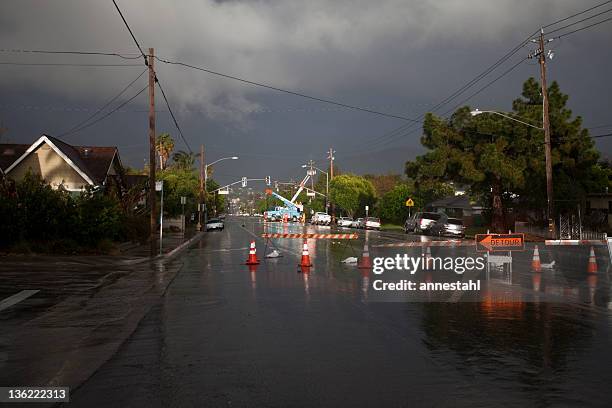 detour - powerline down during storm - the aftermath of hurricane maria amid an economic crisis stockfoto's en -beelden