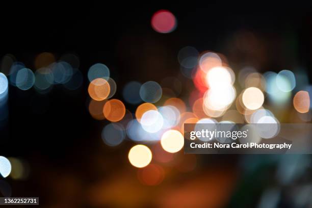 light bokeh backgrounds - igniting photos et images de collection