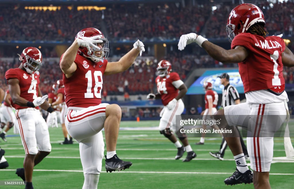 Playoff Semifinal at the Goodyear Cotton Bowl Classic - Cincinnati v Alabama